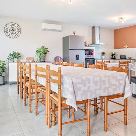 Chez Leontine Holiday home Lacave (Lot)