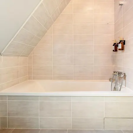 Holiday home Chez Leontine Lacave (Lot)